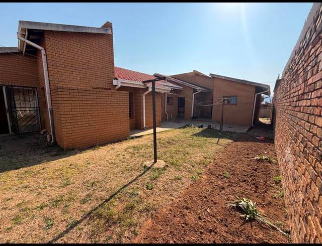 5 BEDROOM HOUSE FOR SALE IN MAMELODI EAST